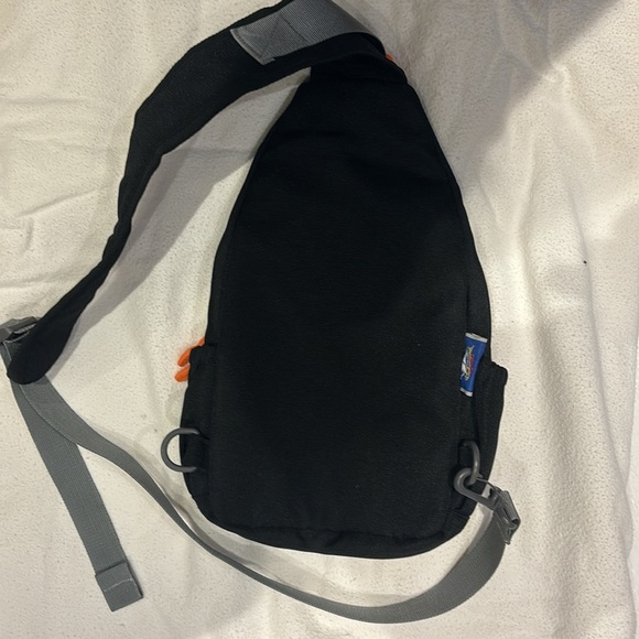 Tanluhu Crossbody Bag - Picture 2 of 4